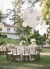 Décoration exterieur mariage blanc et argent